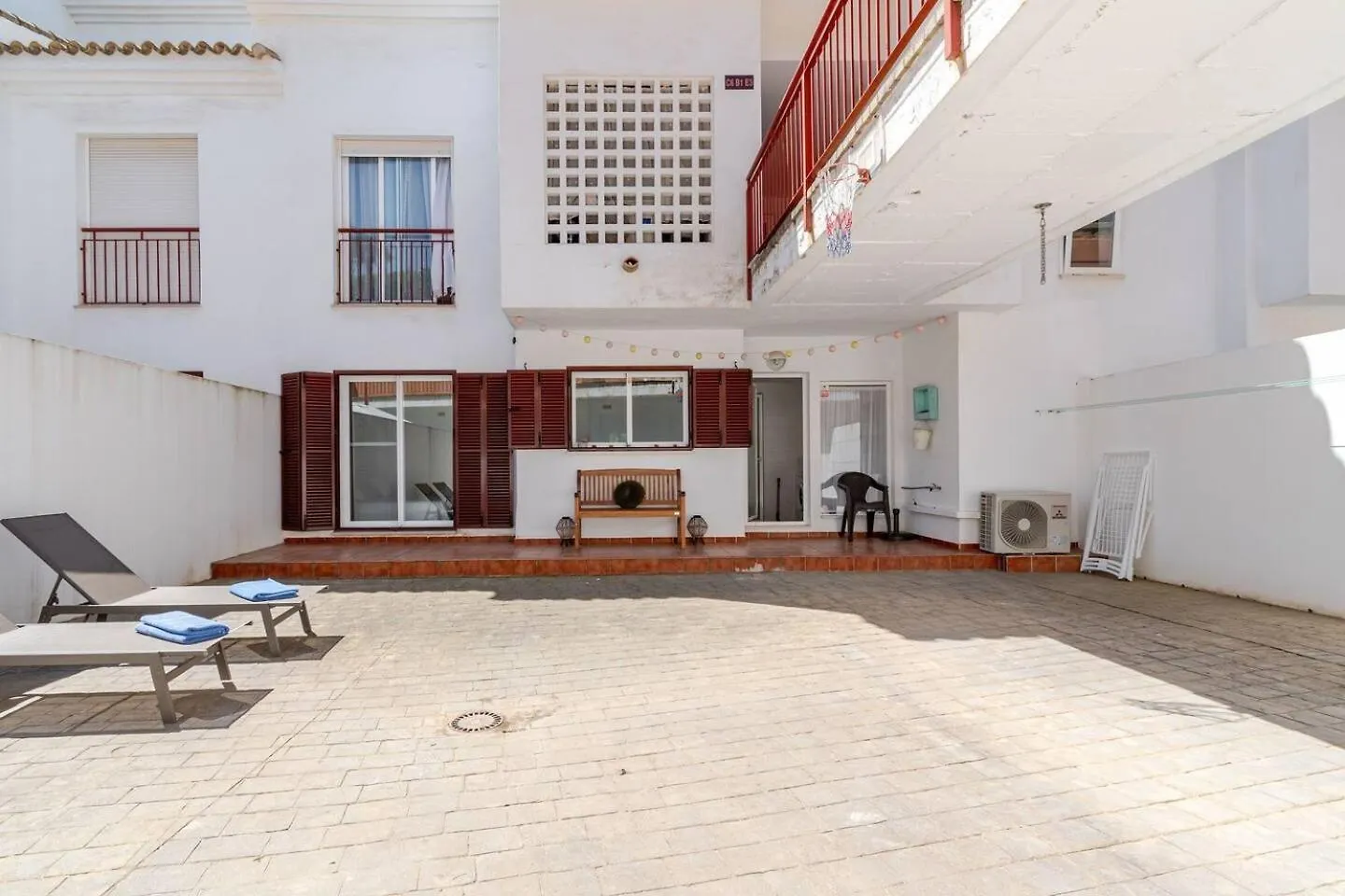 Feel The Vibe Alcaidesa Apartment San Roque  0*, San Roque (Andalucia)